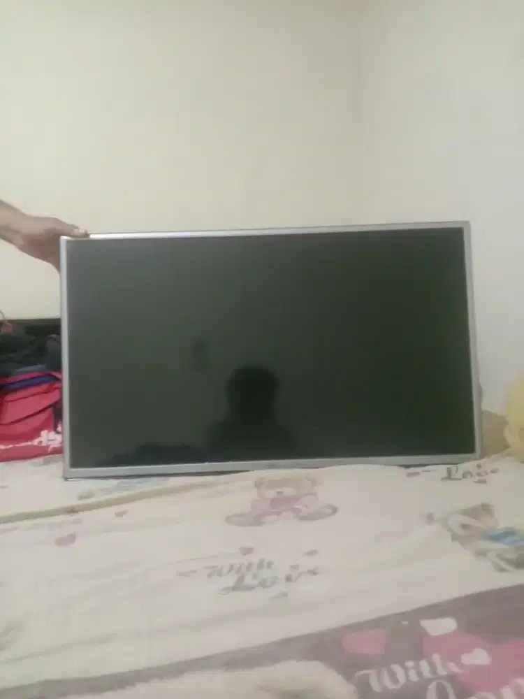 Di jual tv lcd 32 inc merek LG