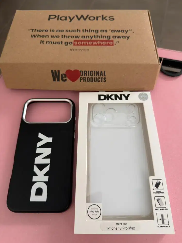 Case Iphone 17 Pro Max DKNY Ex Playworks Support Magsafe (Bekas)