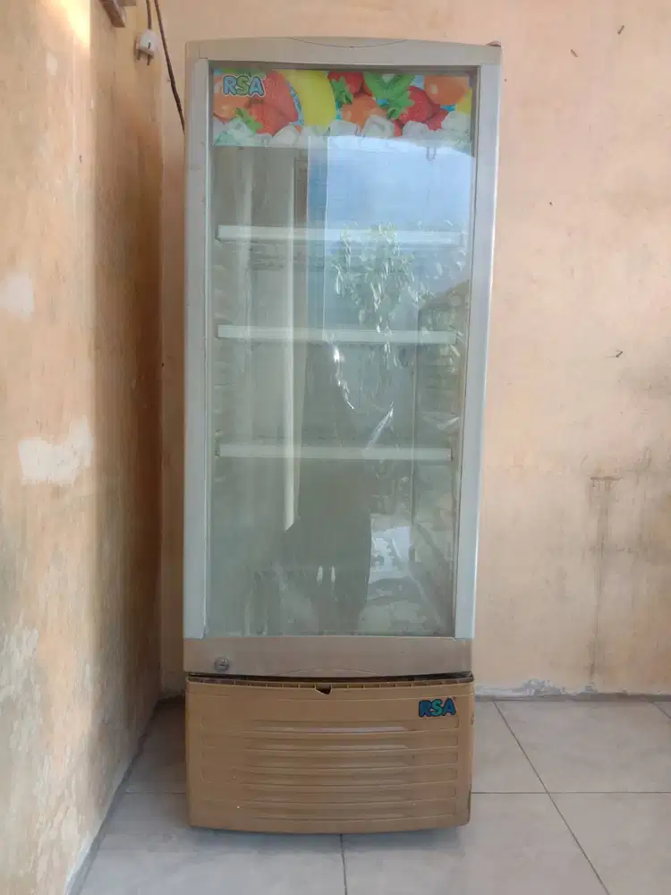 Showcase Lemari Pendingin Minuman Merk RSA (Cipondoh, Kota Tangerang)
