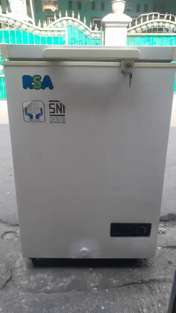 Frezer box merk RSA ukuran 100 liter