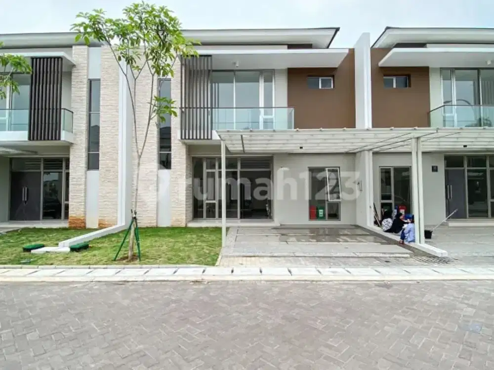 Rumah Besar 4 Kamar Tidur Hadap Selatan Stock Terbatas