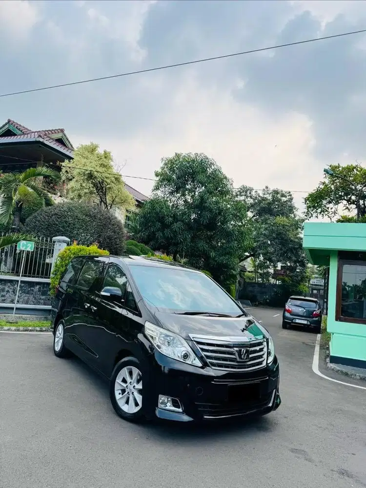 Toyota Alphard G ATPM Pilot Seat Low KM siap pakai