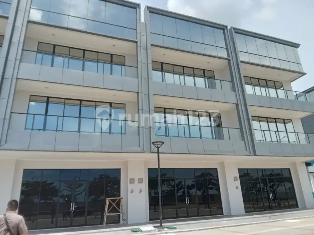 Ruko terbesar pik 3 lantai cocok untuk resto dan kantor