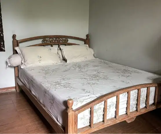 Ranjang Kayu Jati Solid Queen Size