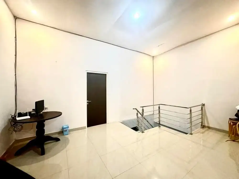 DIJUAL RUMAH DI SEMOLOWARU ELOK SIAP HUNI