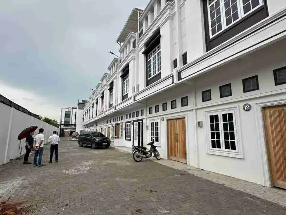 Dijual Villa Full Furnished Komplek Banyan Tree
Jl sidomulyo