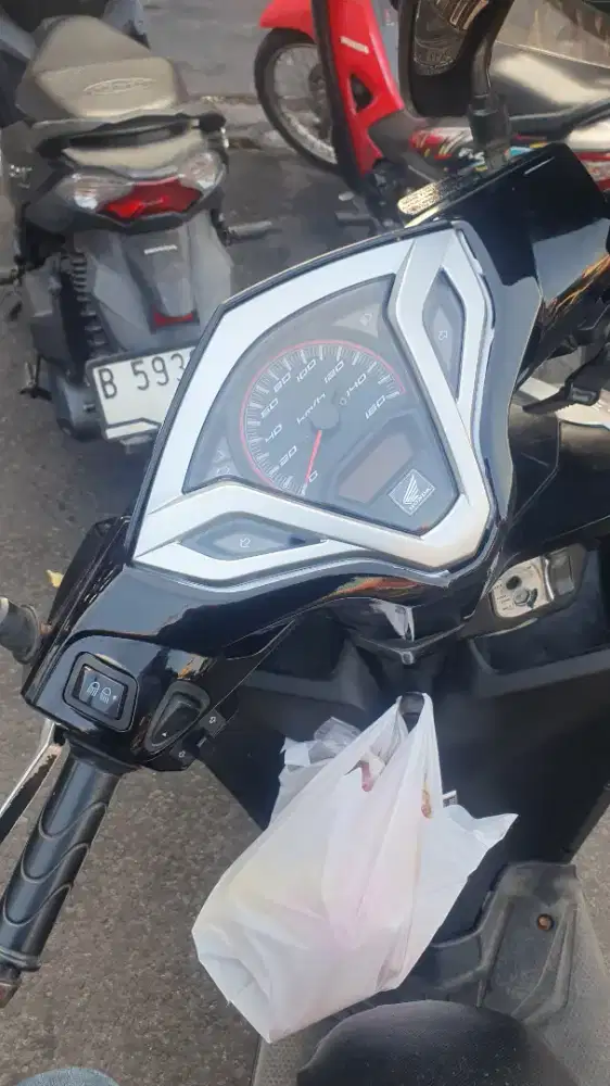 Vario 125 2012 putih