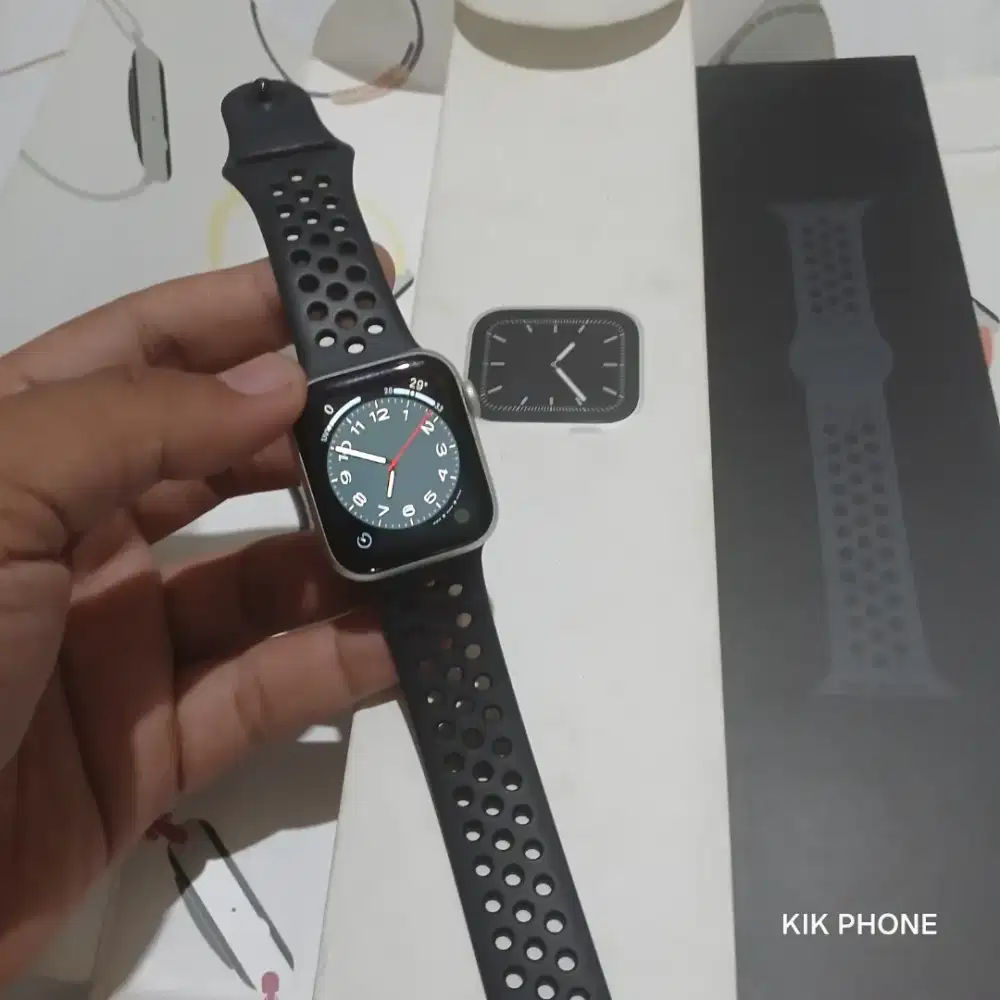 Apple Watch Series 5 GPS 40mm Silver BH 85%