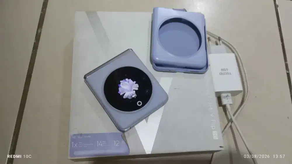 Tecno Phantom V Flip