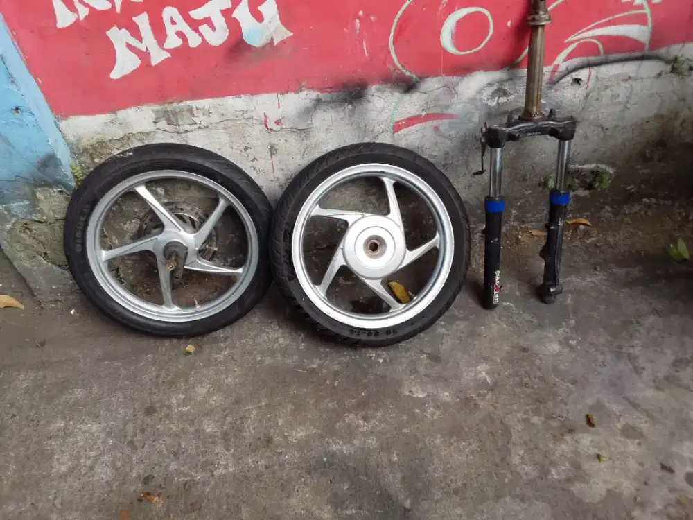 Velek Honda bit+sok breker dpan lengkap sama segitiganya