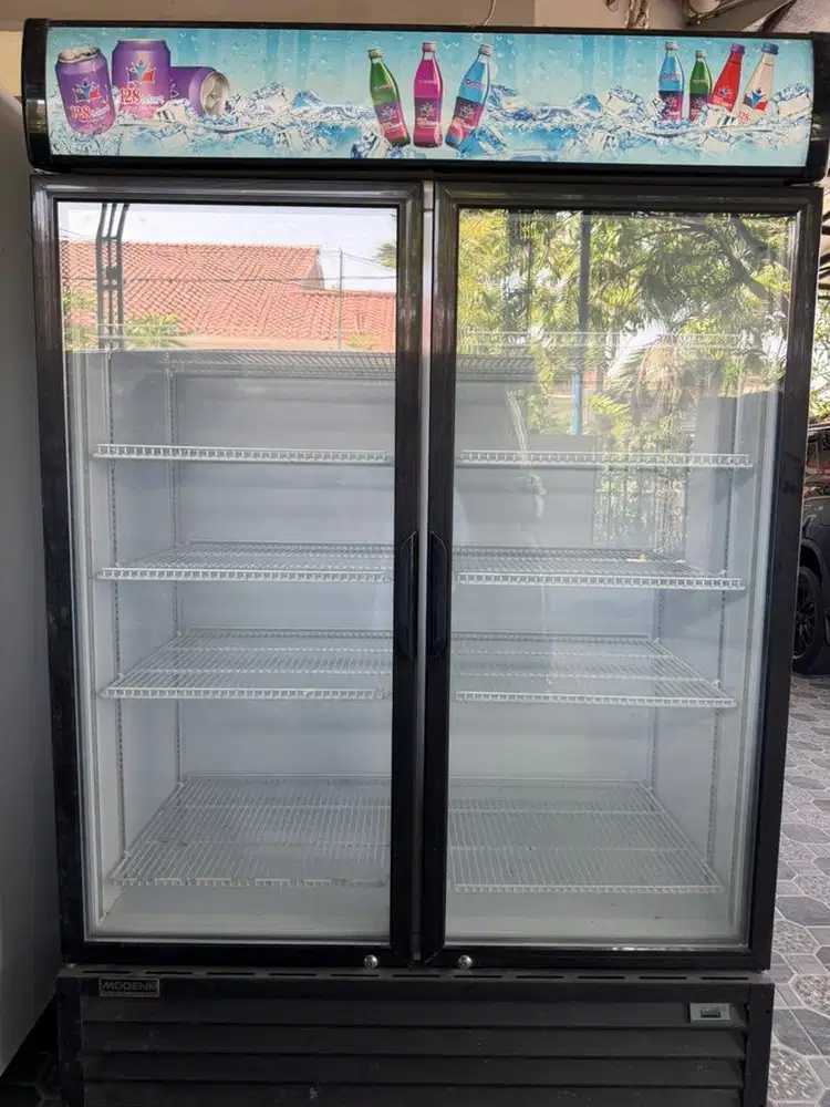 Di jual showcase modena 2 pintu SC 2201 L