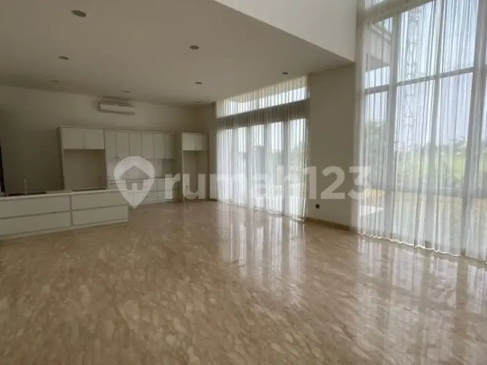 Rumah Mewah Golf Island Cluster Favorit 4 Kamar Tidur