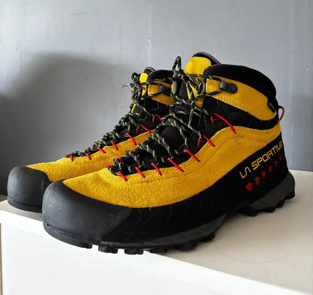 Jual sepatu gunung