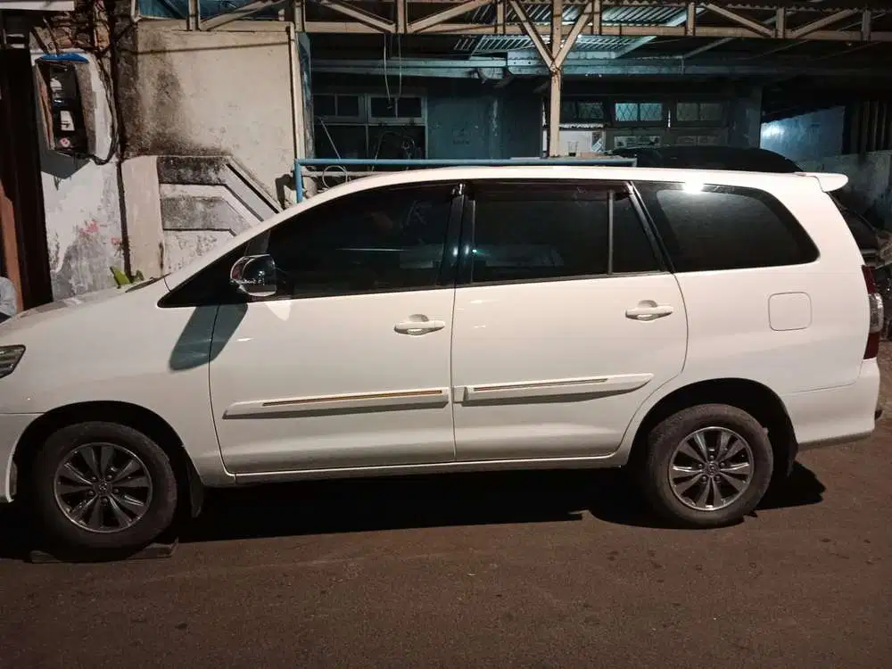 Toyota Kijang Innova 2014 Bensin