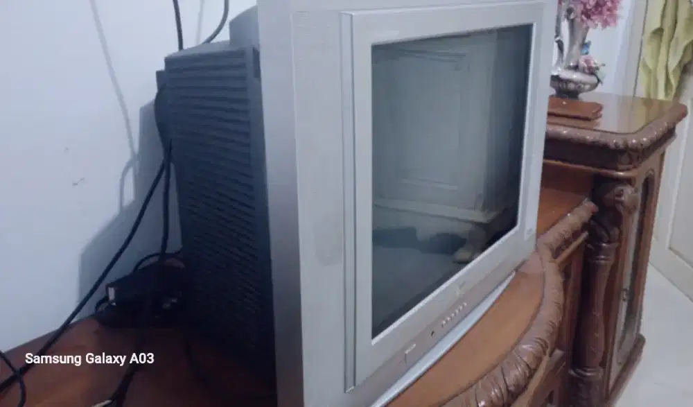 Di jual TV tabung LG