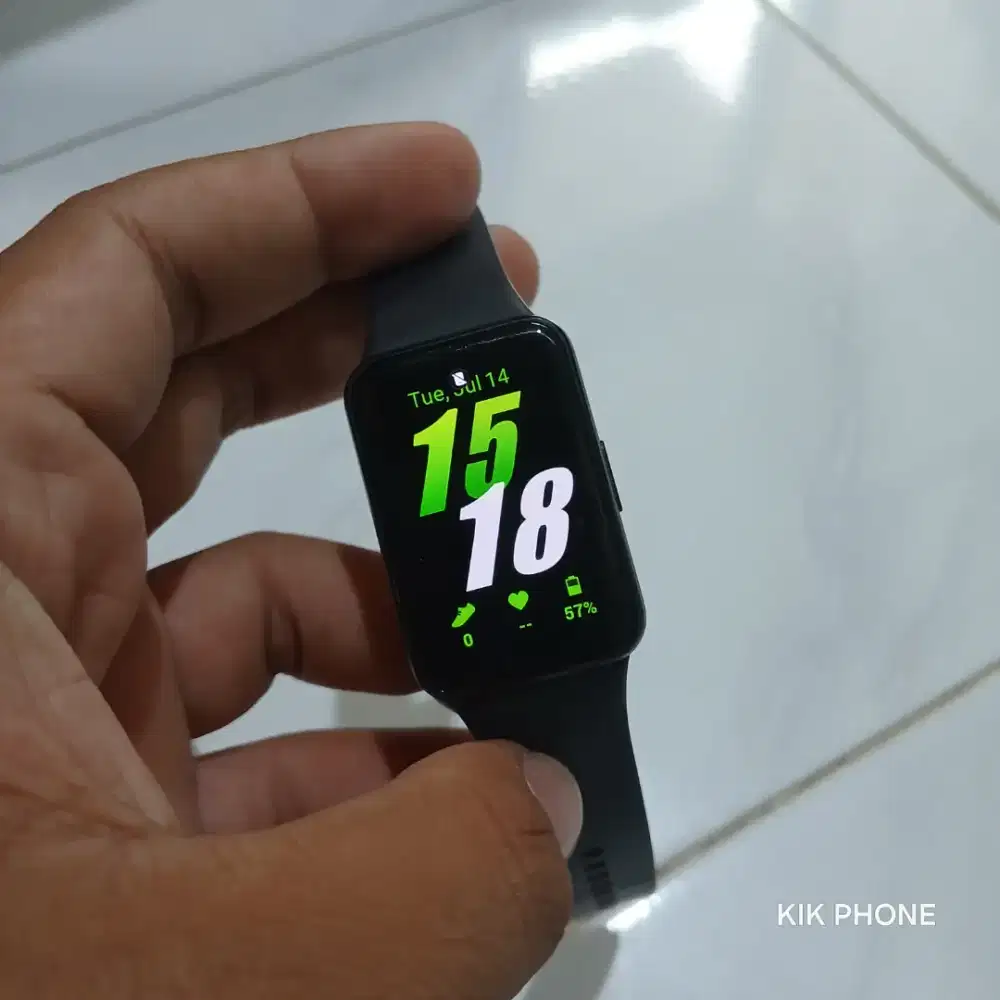Samsung Fit 3 Kelengkapan Jam dan Charger aja Segel Normal Mulus
