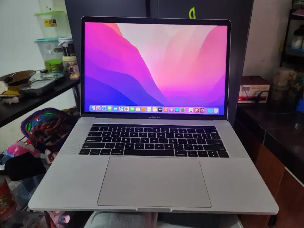 Macbook pro i7 16GB 256GB 2017 15inch touchbar secepatnyaa