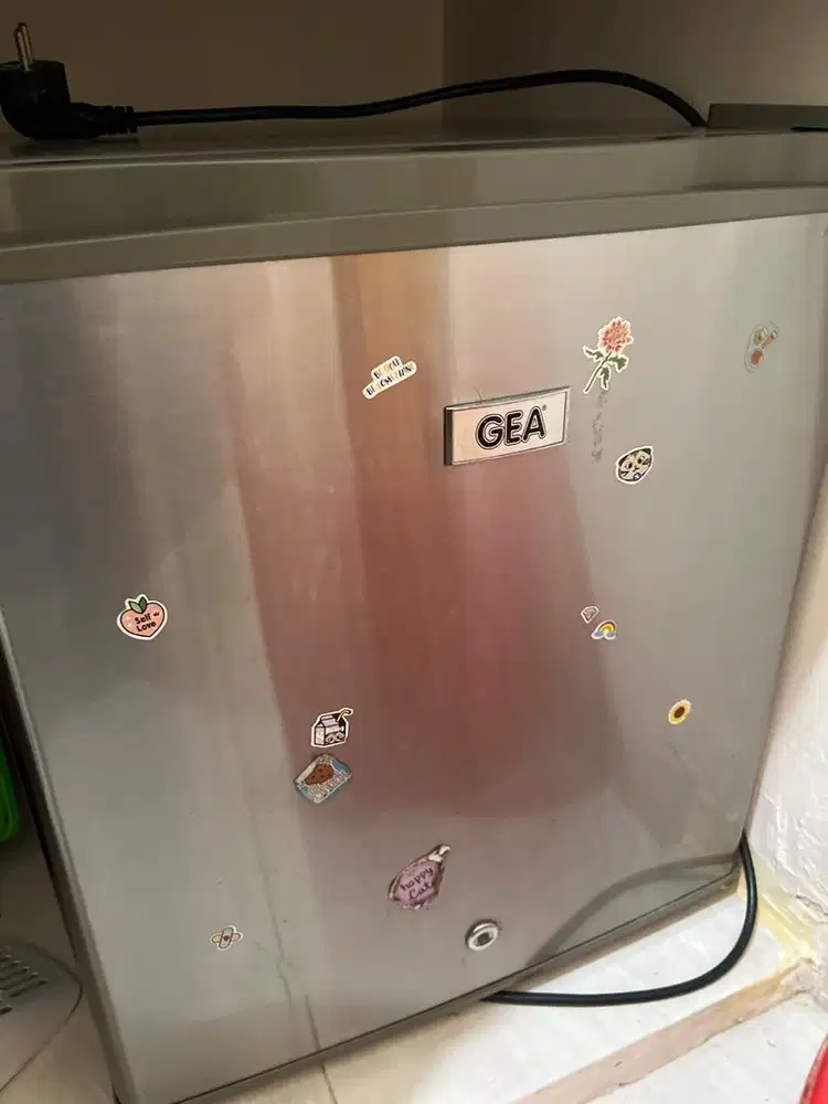 Kulkas GEA 46 liter
