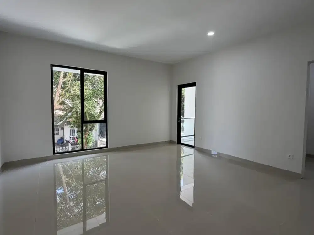 Rumah Baru Bangunan Mandiri Siap HUNI - Giri loka BSD