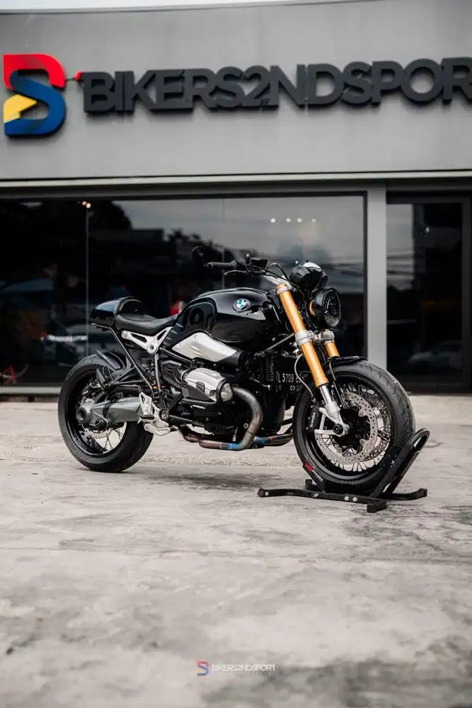 BMW R9T BLACK MODIF z9
