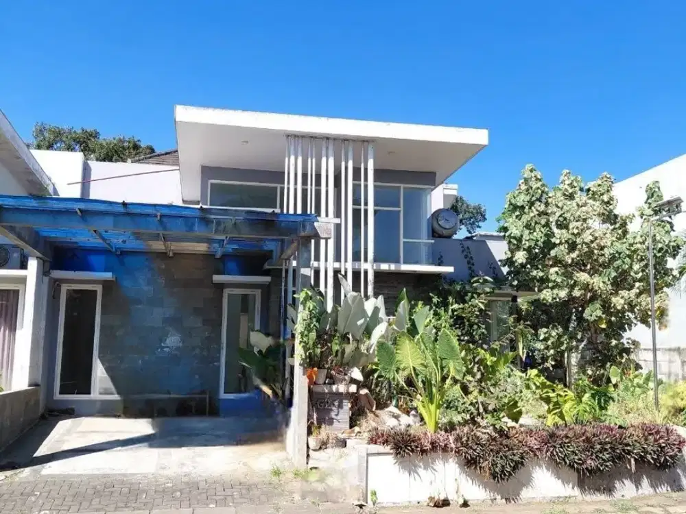 Dijual Rumah Kawasan Elit di Ijen Nirwana Malang