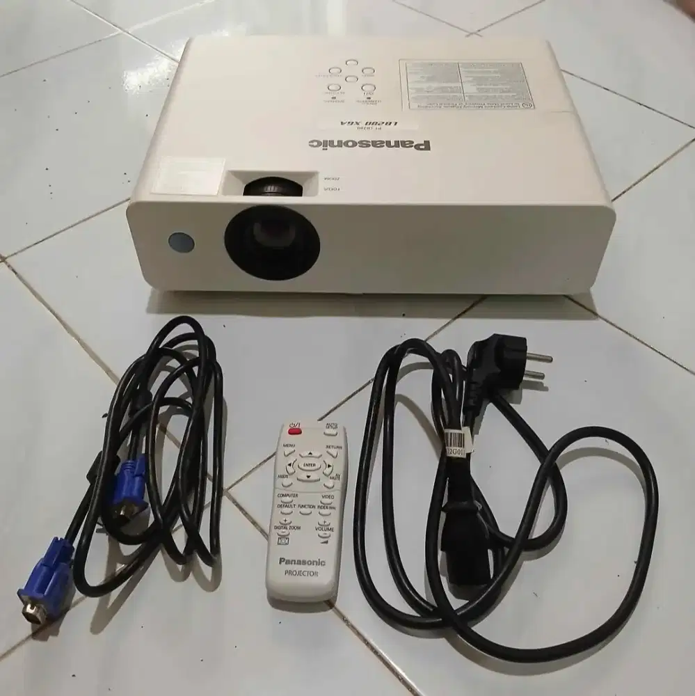 Proyektor Panasonic PT-LB280
