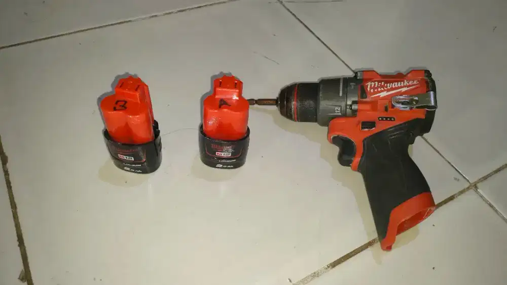 Bor Baterai Milwaukee M12 2.0ah