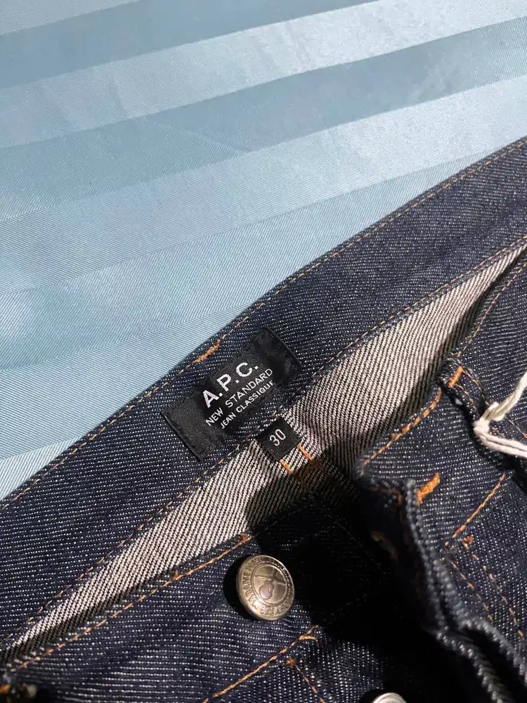 Jual Celana Denim Brand APC Size 30