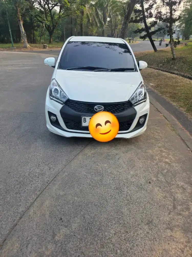 Daihatsu sirion 2015 RS