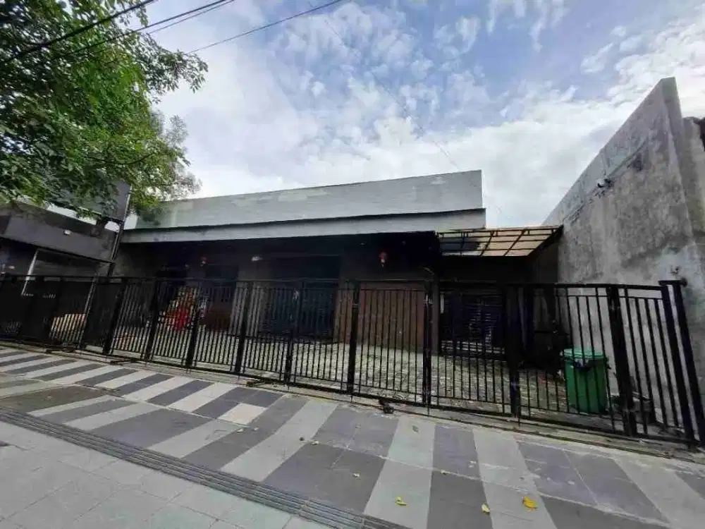 Disewakan Murah Rumah Usaha di Jl Ra Kartini Surabaya Pusat