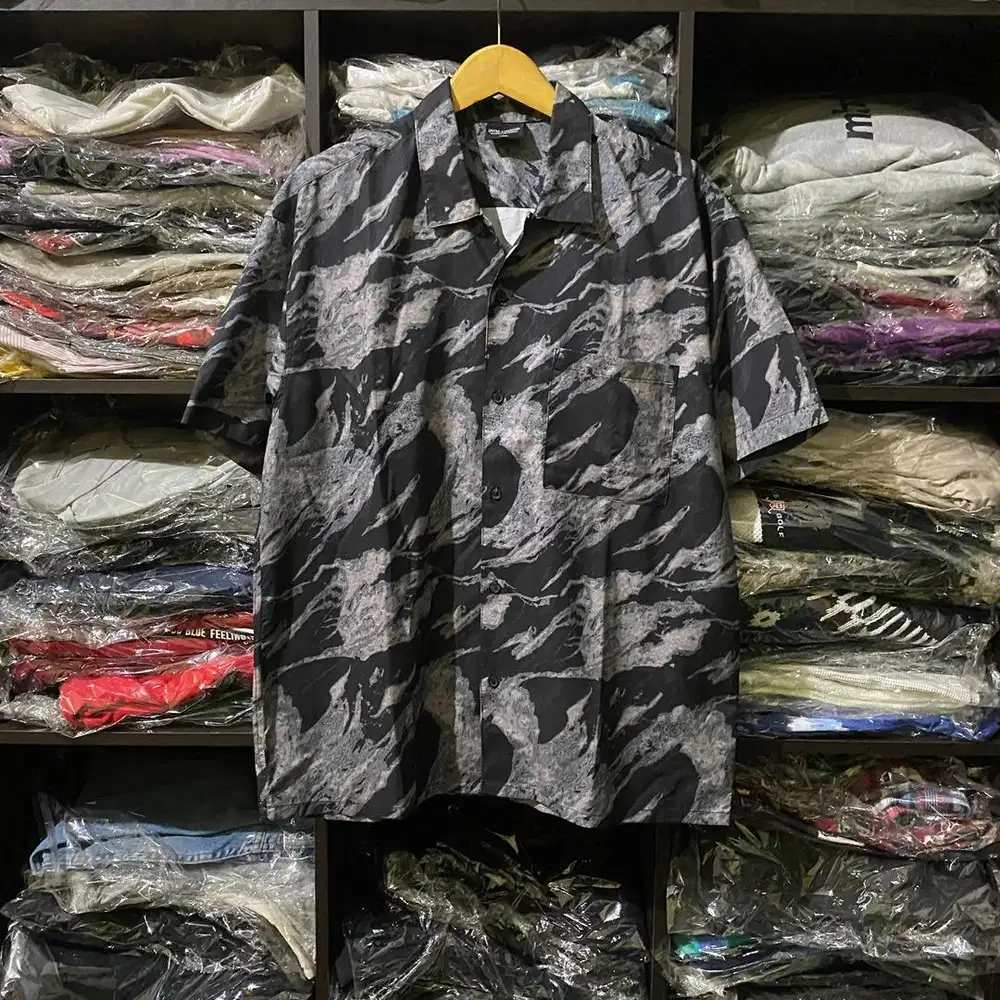 Kemeja motif United Aviation - Size L fit XL - Baju pattern