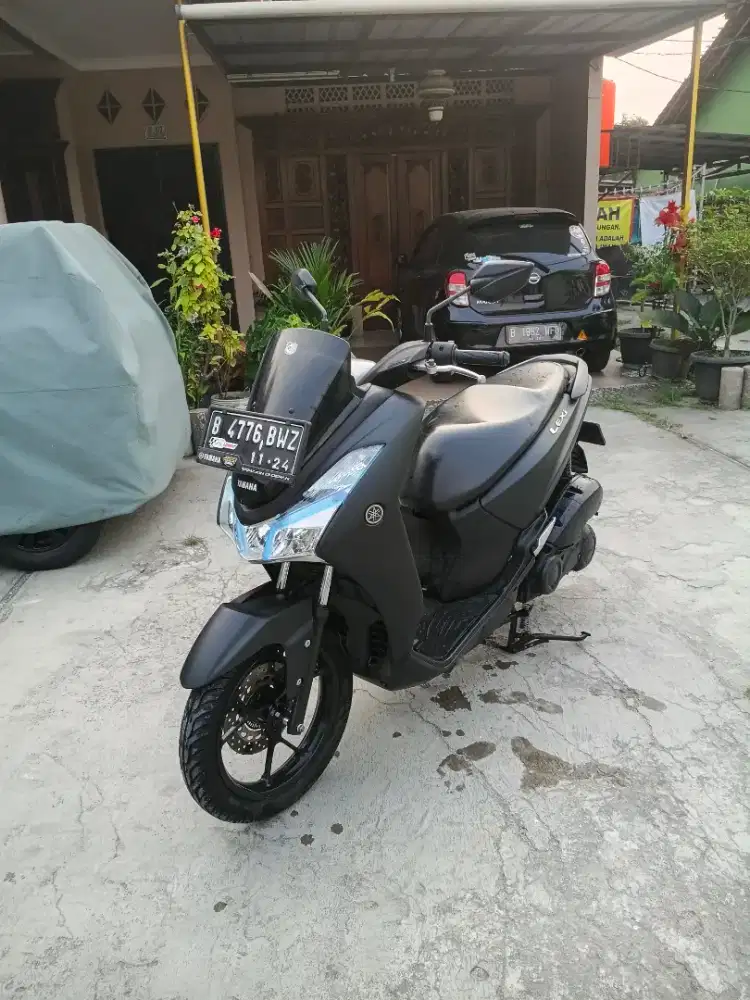 YAMAHA LEXY 2019 HITAM