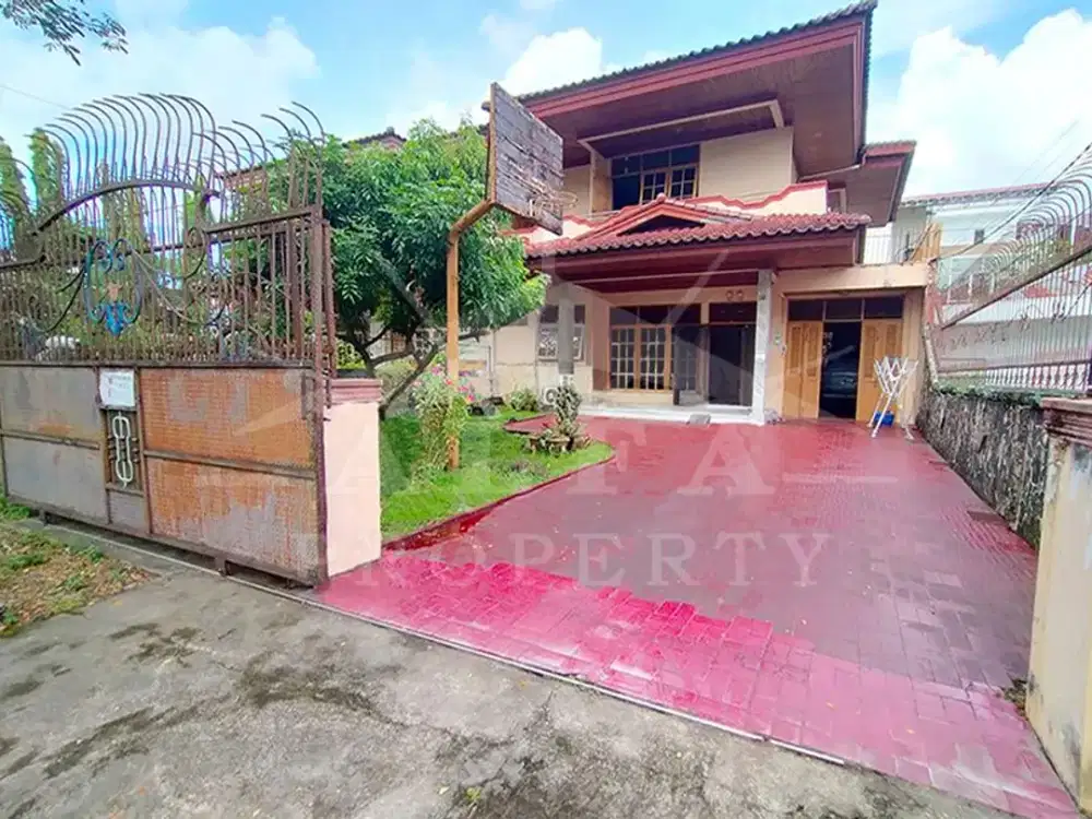 Peluang Emas! Rumah Mewah Jalan Utama, Sangat Cocok Kantor, Usaha