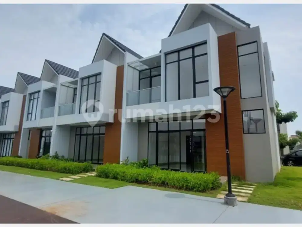 Dijual Rumah Pik 2 Uk 8X15 Posisi Hoek 2 Lantai View Danau