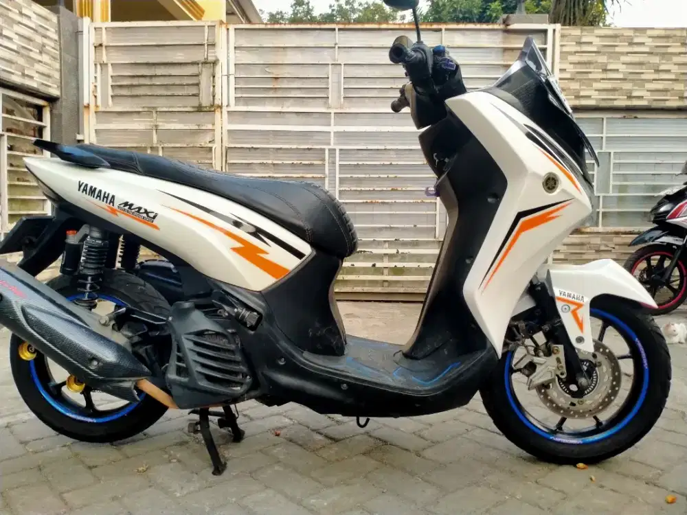Yamaha Lexi lengkap motor sehat walafiat keterangan detail dibawah