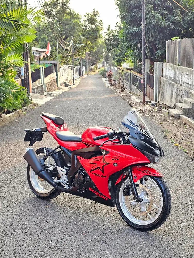 Istimewa! SUZUKI GSX R KEYLESS 150 FI 2018 Merah GSXR