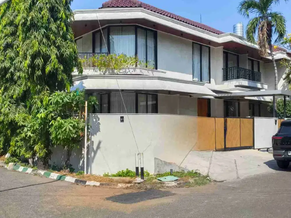 DIJUAL RUMAH BARU SIAP HUNI FULL FURNISHED DI JL ALAM SEGAR PONDOK INDAH JAKARTA SELATAN 
SHM