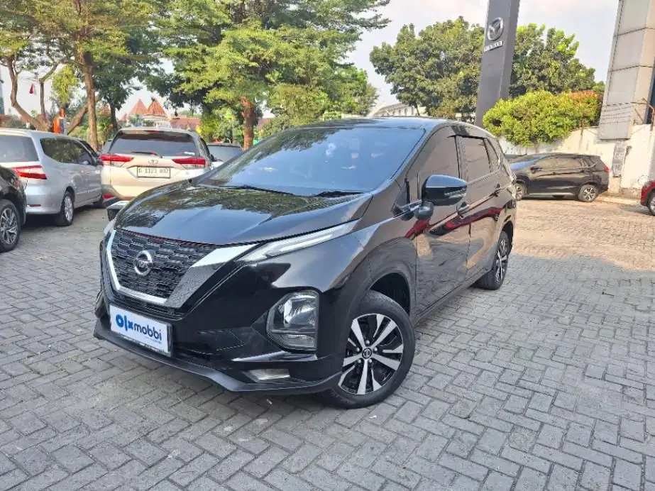 LOW DP Nissan Livina 1.5 VE Bensin-AT 2022 KZV