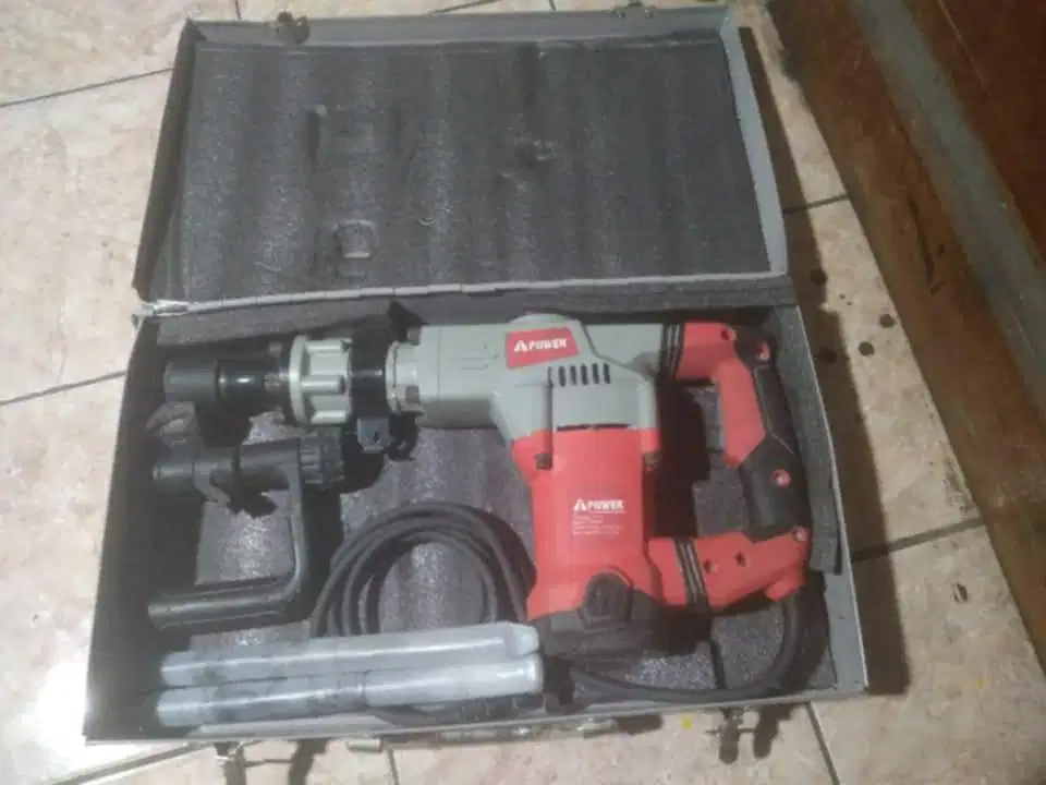 JACK HAMMER / BOR BETON