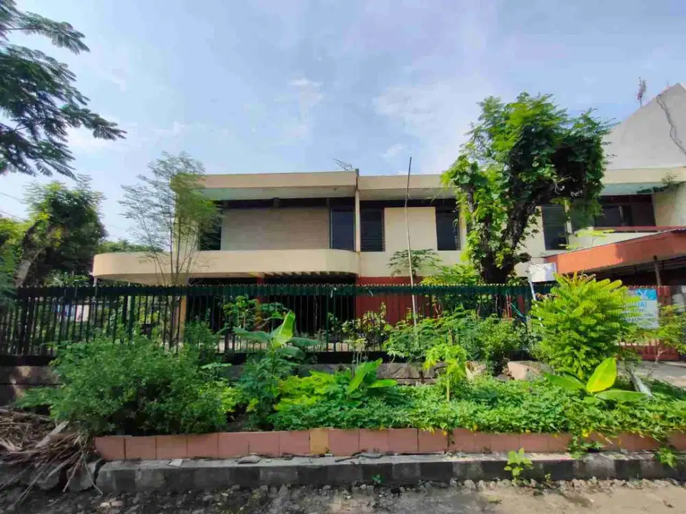 Dijual Murah Rumah Hook di Jl Jaksa Agung Suprapto Surabaya Pusat