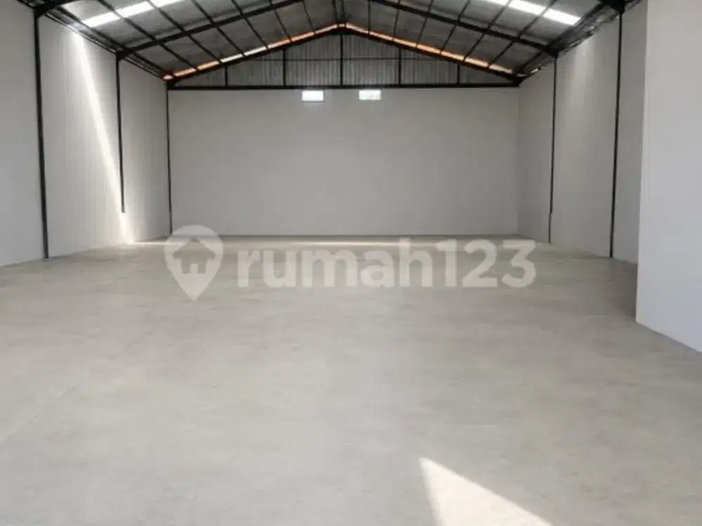 Gudang Baru Dekat Terminal Bus