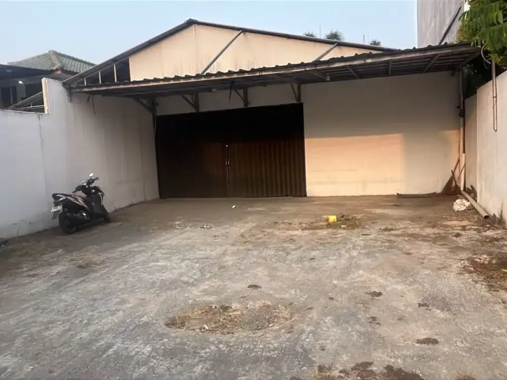 DISEWAKAN RUKO/RUANG USAHA LUAS DI JAGAKARSA
