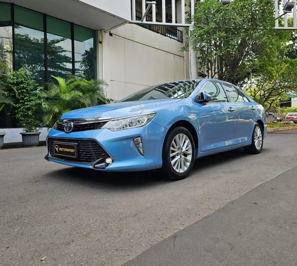 (Hybrid) Toyota Camry Hybrid 2017 low km record