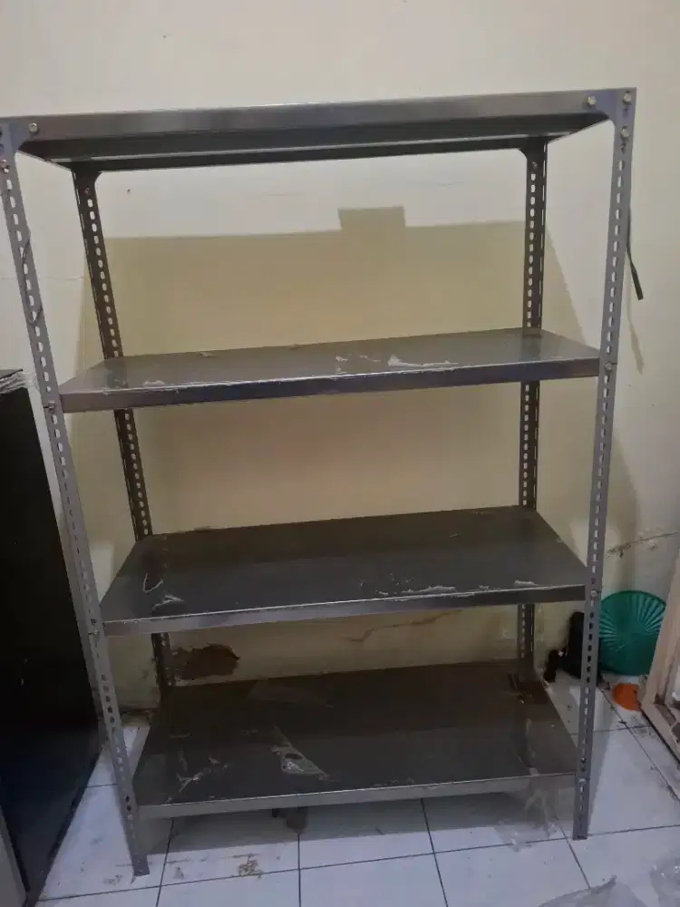 Rak besi bekas warung