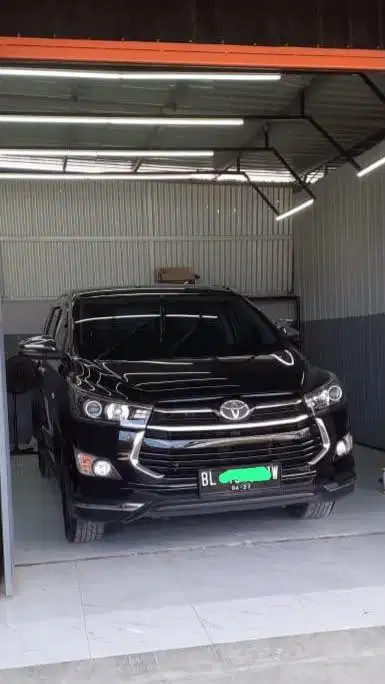 Toyota innova venturer