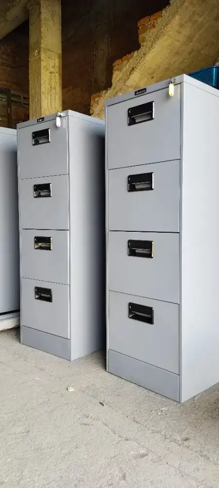Filing kabinet bekas