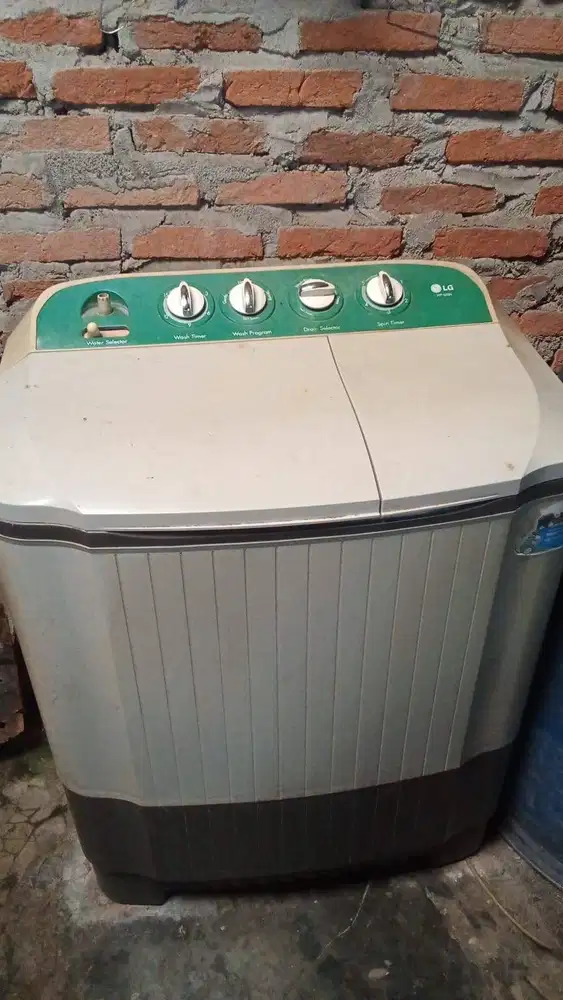 Mesin cuci merek LG 6 KILO