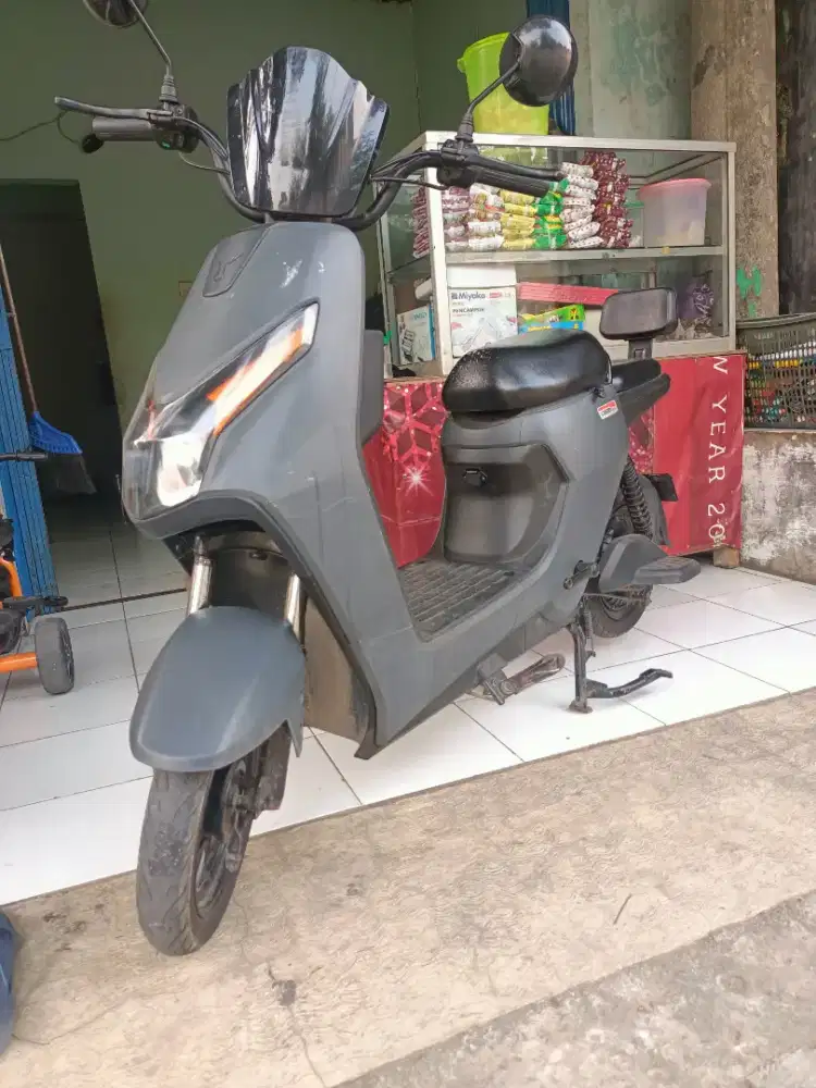 Sepeda listrik merk u-winfly .