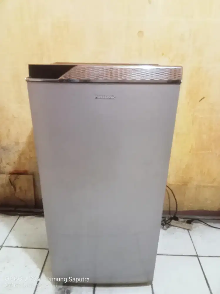 Kulkas merk PANASONIC