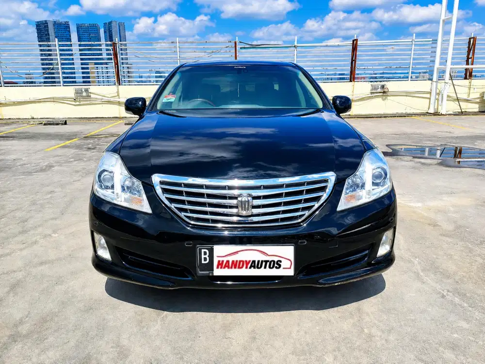 Toyota Crown 3.0 Royal Salon 2009 Automatic Hitam